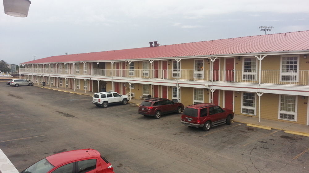 Victorian Inn Midland Exterior photo